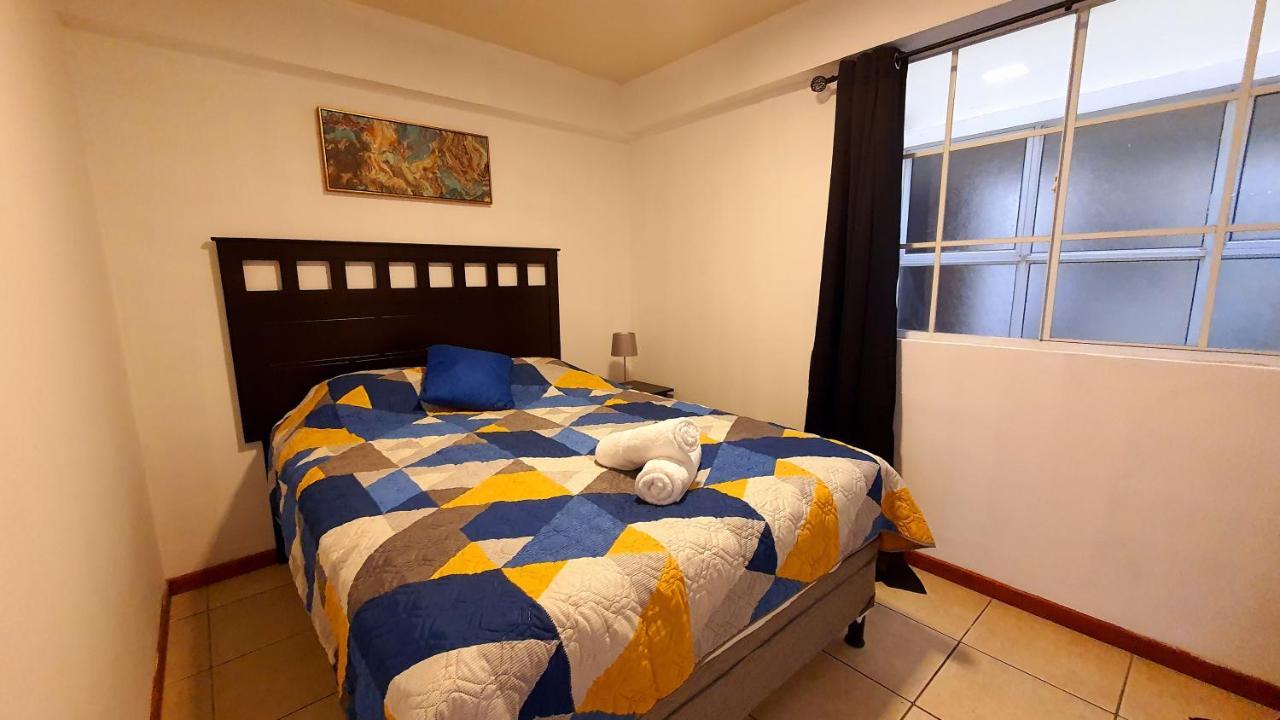 San Benito Flats Wifi 50Mg - 4 Huespedes - Parqueos Apartment San Salvador Exterior photo