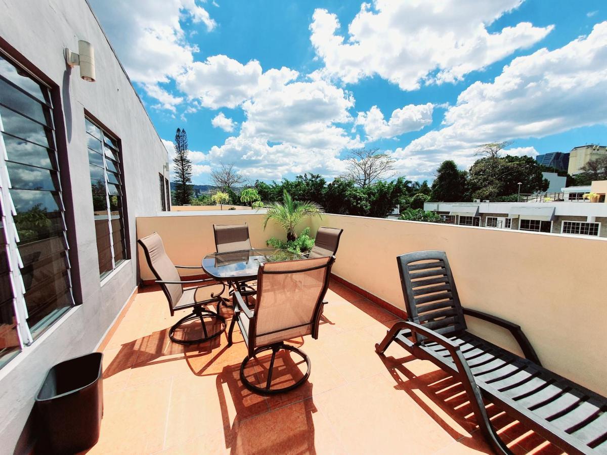 San Benito Flats Wifi 50Mg - 4 Huespedes - Parqueos Apartment San Salvador Exterior photo