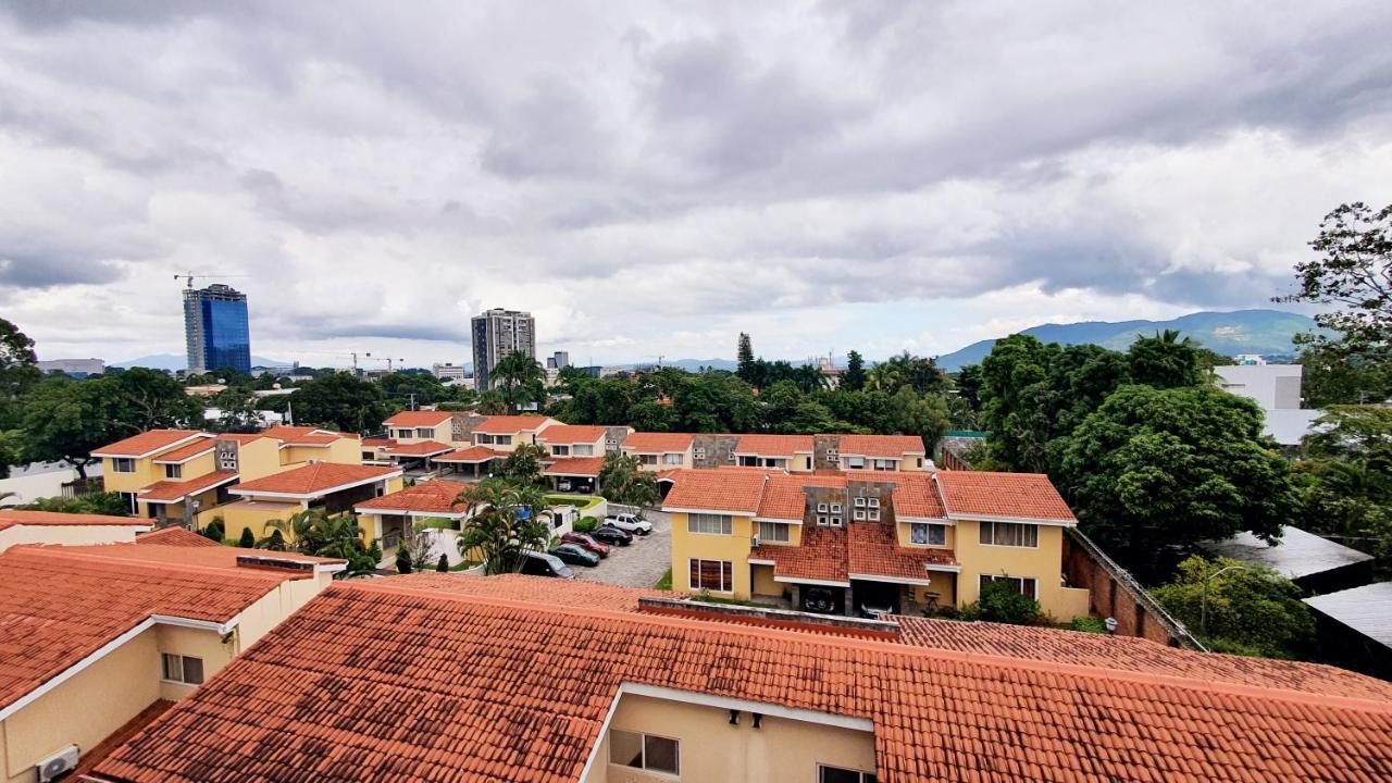 San Benito Flats Wifi 50Mg - 4 Huespedes - Parqueos Apartment San Salvador Exterior photo