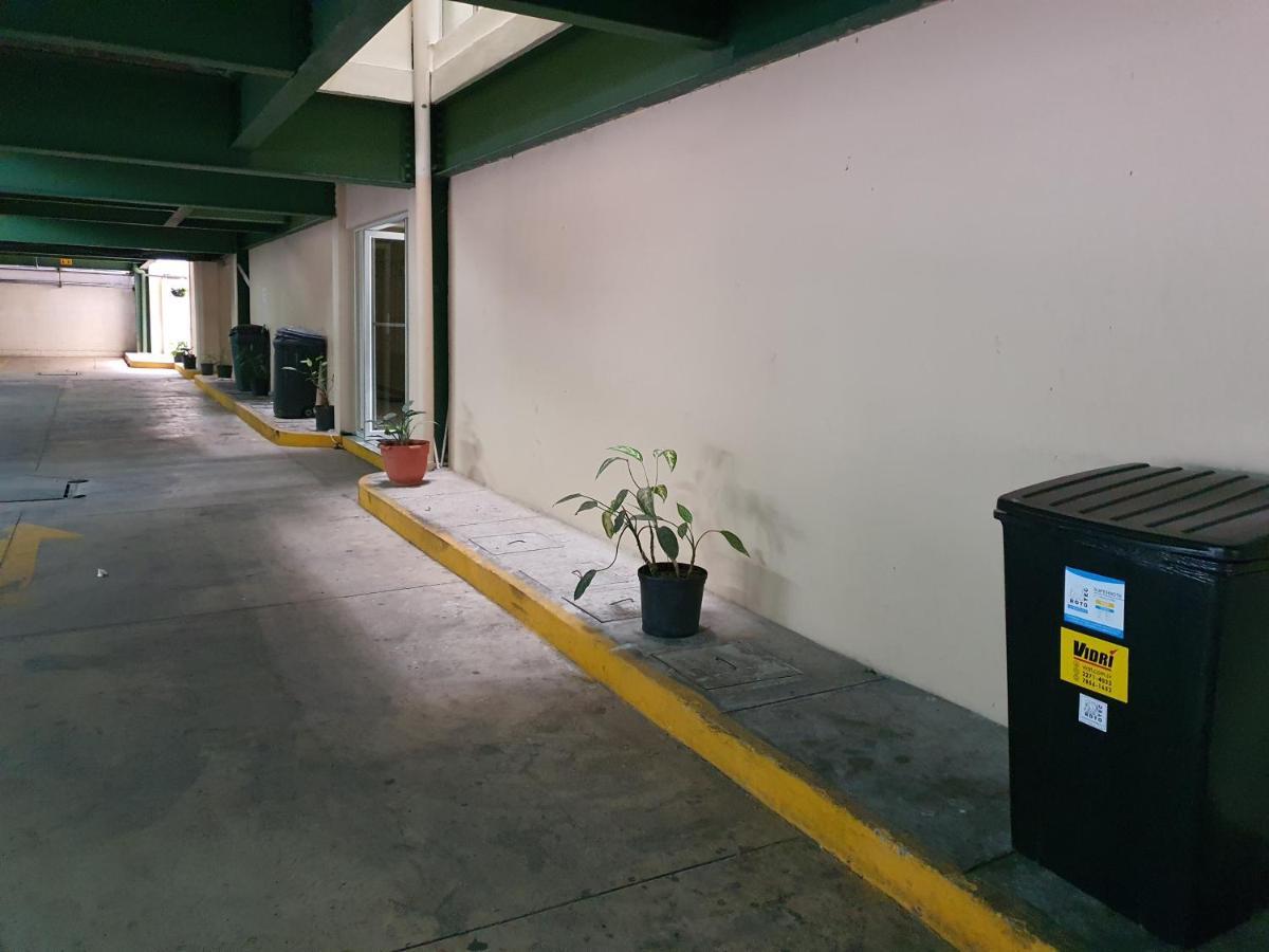 San Benito Flats Wifi 50Mg - 4 Huespedes - Parqueos Apartment San Salvador Exterior photo